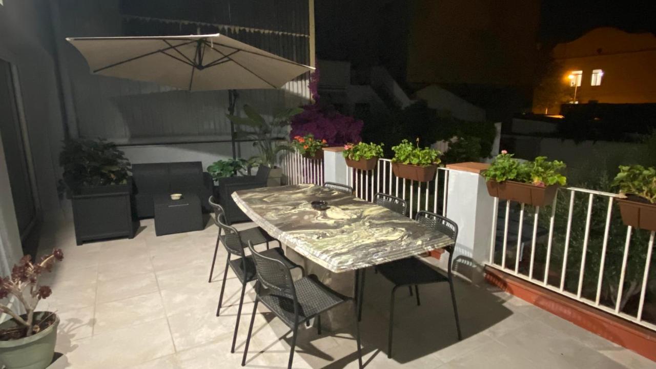 Apartamentos Playa Бадалона Экстерьер фото