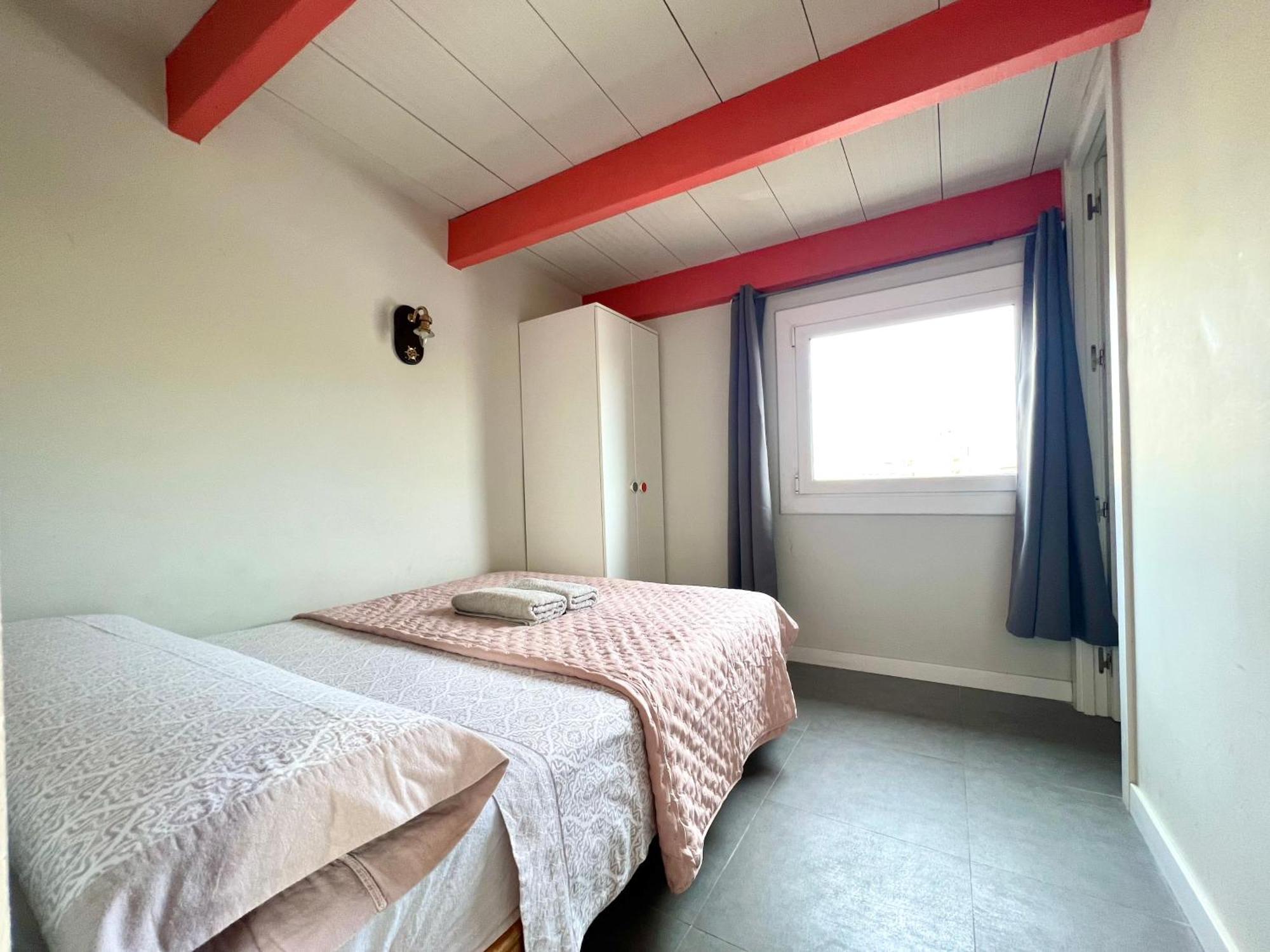 Apartamentos Playa Бадалона Экстерьер фото