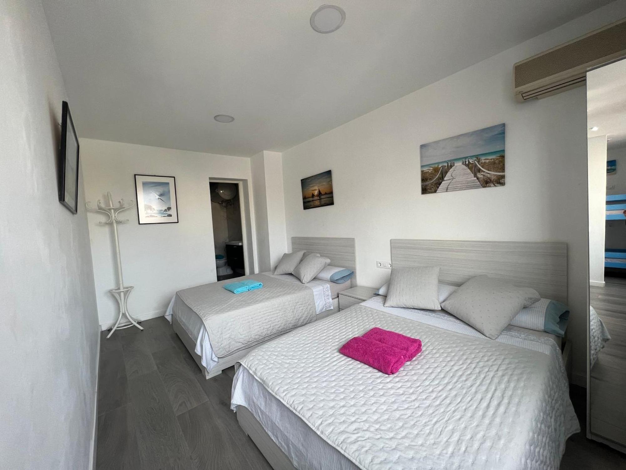 Apartamentos Playa Бадалона Экстерьер фото